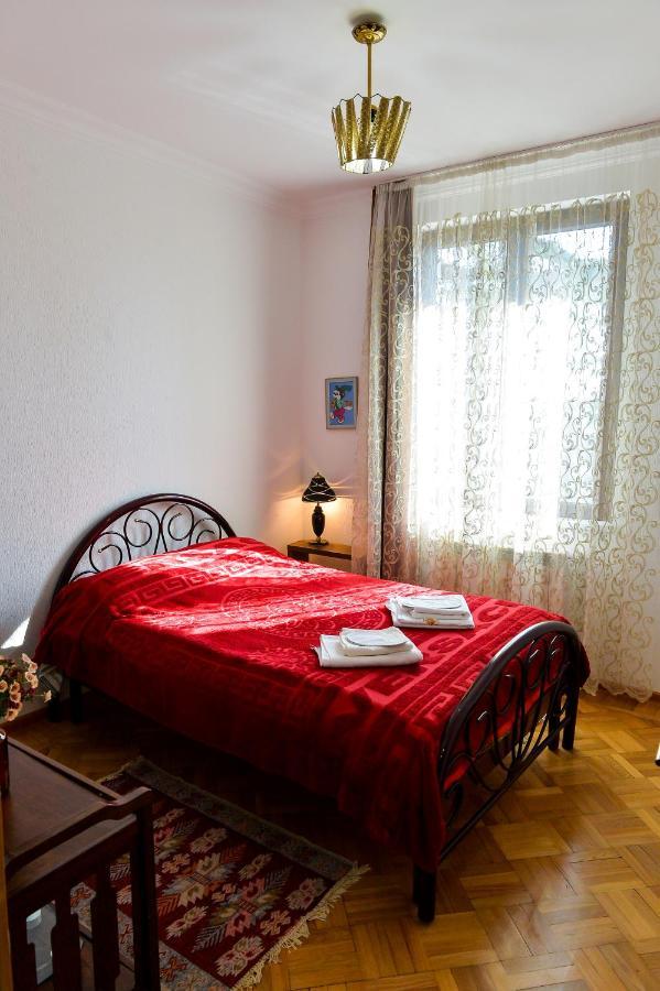 Apartment on Rustaveli Avenue Koutaïssi Extérieur photo