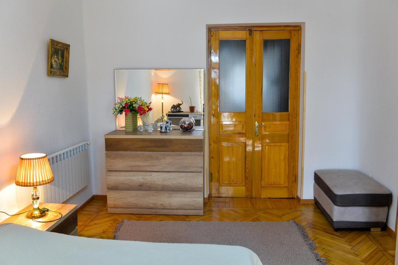 Apartment on Rustaveli Avenue Koutaïssi Extérieur photo